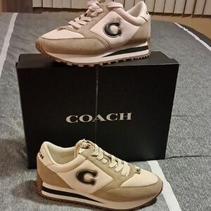 Coach Women's Cream and Navy Blue Classic Sneakers